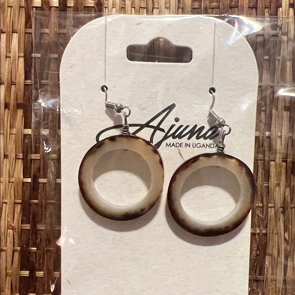 Aiuna Brown Cow Horn Circular Earrings